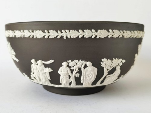 Wedgwood jasperware black bowl - black,