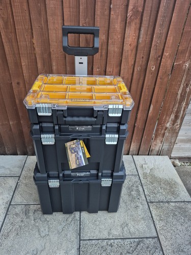 100 cash kt9 surrey - £100,