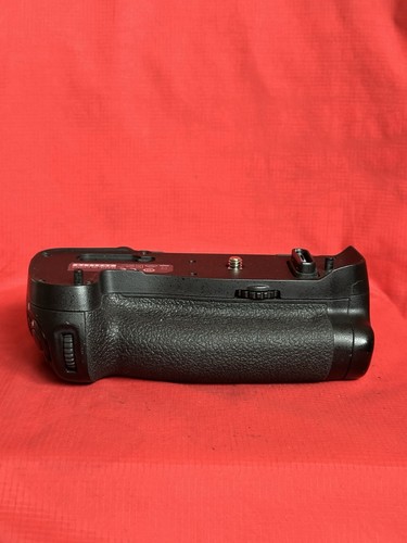 Nikon d17 battery grip for - mb-d17,