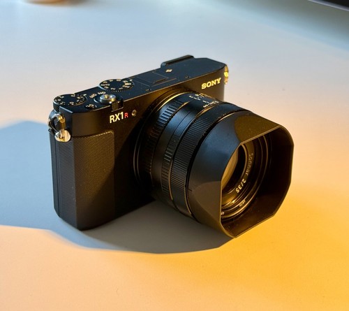 Sony cyber shot rx1r iii - rx1r,