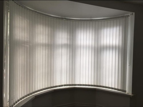 Curved vertical blinds track - vertical,