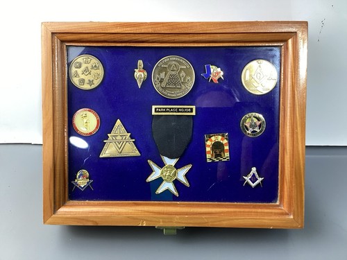 Vintage masonic regalia - masonic, medals