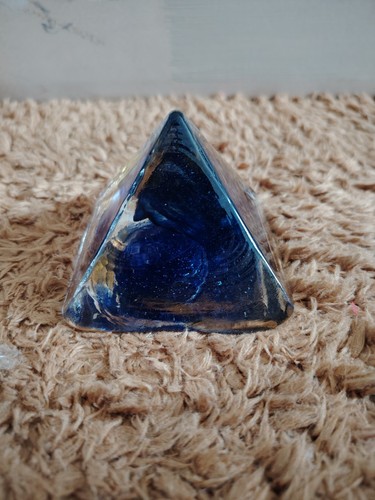Lovely studio glass pyramid - studio,