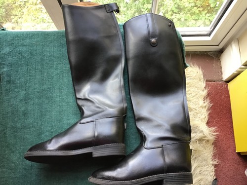 Rectiligne leather riding