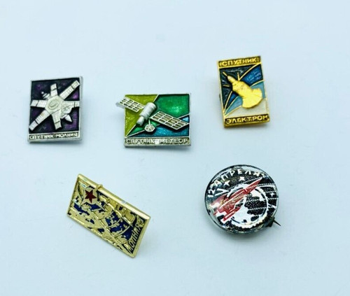 Space badge pin - pin, sputnik