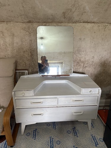 Plan dressing table with - g,