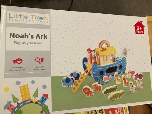 Little town noah - town, wooden