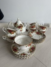 Royal Albert Country Roses Bone China Tea Set