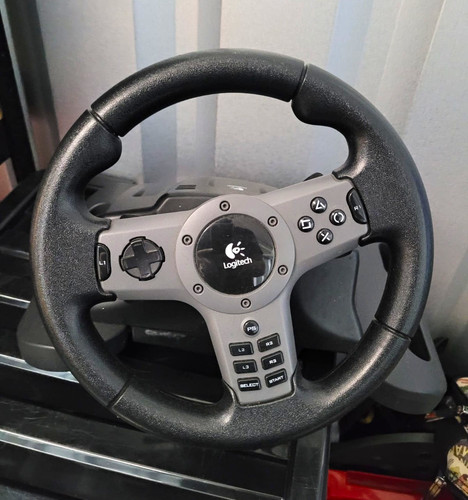 Logitech driving force - logitech,