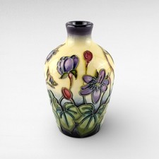 MOORCROFT Pottery ' Hepatica '