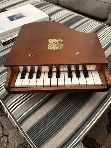 Schoenhut key vintage - schoenhut,