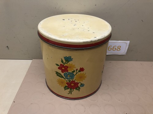 Vintage tin canister flour - tin,