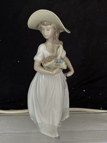 Lladro nao figurine girl - lladro,