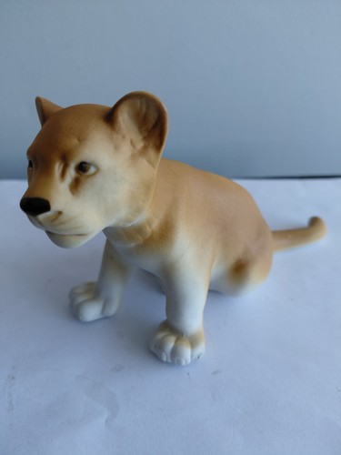 Royal dux porcelain - royal, lion