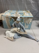 Lladro Closing Scene Figurine