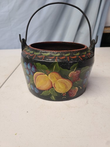 Antique cast iron bean - bean, pot