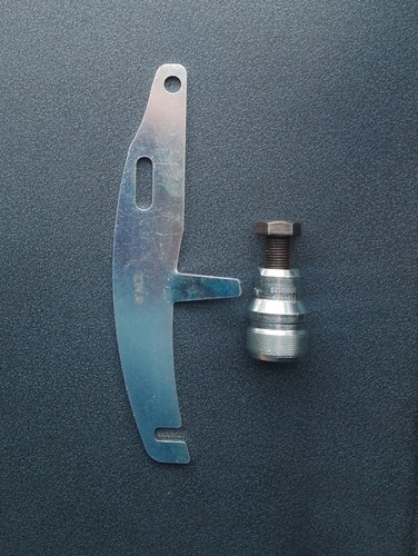 Vespa flywheel holding - holding, &