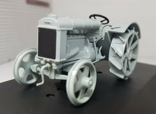 Scale 1922 fordson model - 1:43,