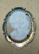 VINTAGE SHELL CAMEO IN GOLD