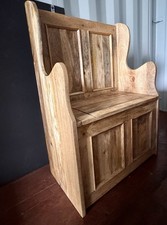 Monks bench – storage