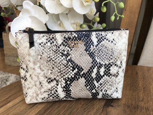 Victoria secret make - make, bag