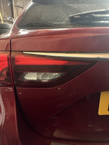 Toyota avensis rear light left - light,