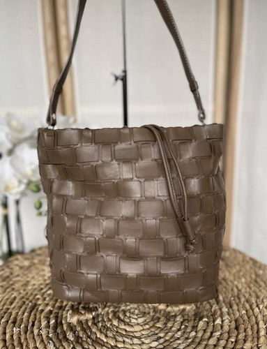 Zara genuine leather bucket