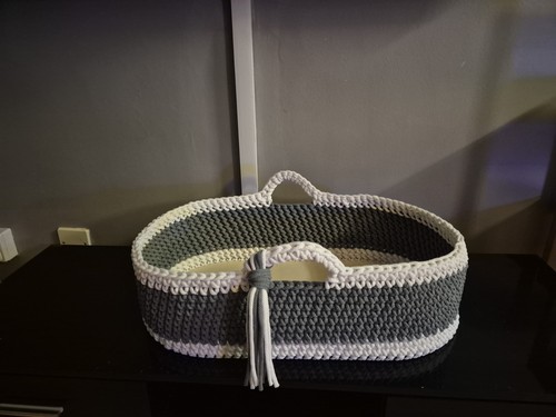 Doll moses basket - ,