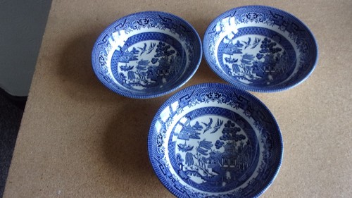 Set churchill china - set,