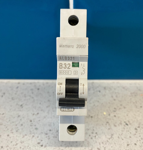 Mem 32a mcb amp - 32, circuit