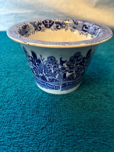 Vintage willow pattern pottery - willow,