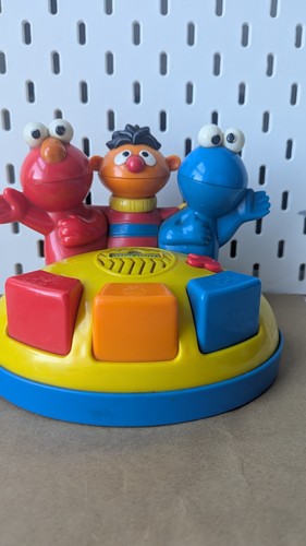 Sesame street elmo giggle - sesame, elmo's