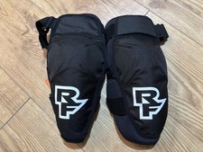 **NEW** RACEFACE AMBUSH D30 Mountain Bike MTB Knee Pads Guards - LARGE