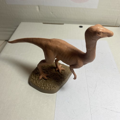 Np327 invicta stenonychosaurus - invicta,