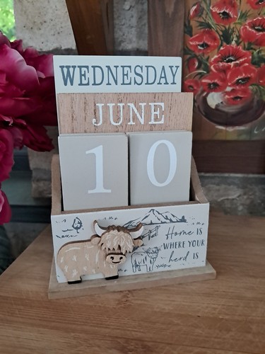 Wooden highland coo perpetual - wooden,