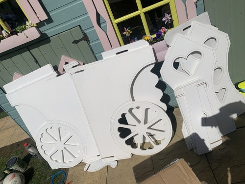 White wooden sweet - white, cart