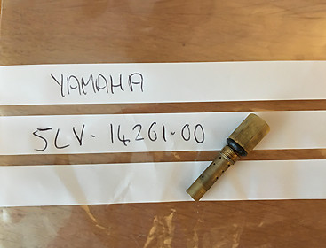 Yamaha carburettor jet holder - jet,