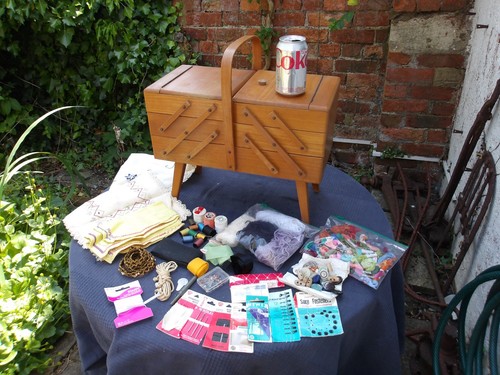 Wooden concertina sewing - wooden, box