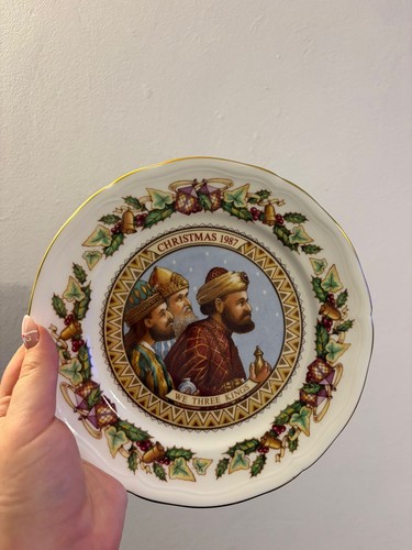 Aynsley christmas plate - christmas,