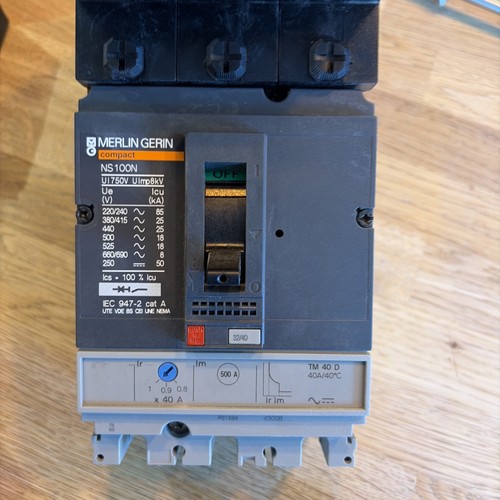 Merlin gerin mccb 40a - 40a, main