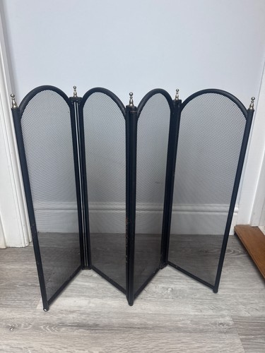 Old black mesh panel folding - old,