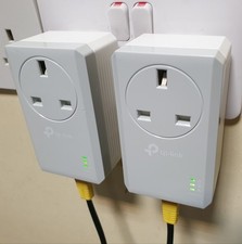 2 x TP-Link TL-PA4010P