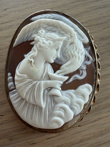 9ct gold huge - , cameo