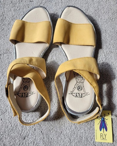 Bnwt fly london women - london, flat