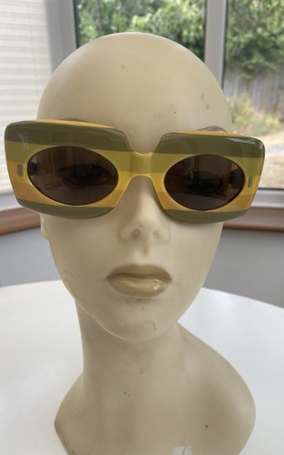 Vintage 1960s mod sunglasses - 1960s,