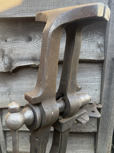 Sawyer saw doctor blacksmith - saw,