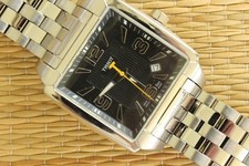 STOCK TISSOT BRACELET QUADRATO STAINLESS STEEL BLACK DIAL QUARTZ WATCH BOX SET