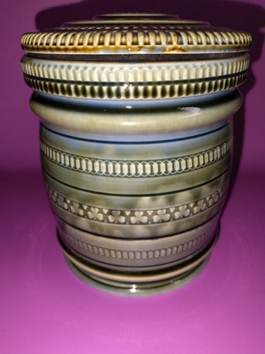 Irish wade tobacco jar - irish, /