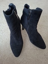 Russell & Bromley Size 39