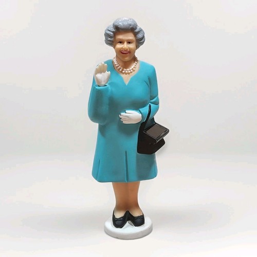 Queen elizabeth waving - elizabeth, in